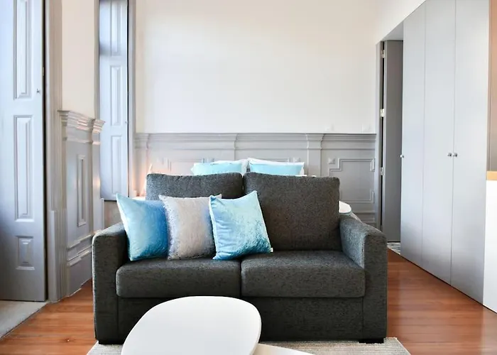 Exclusive - Center *