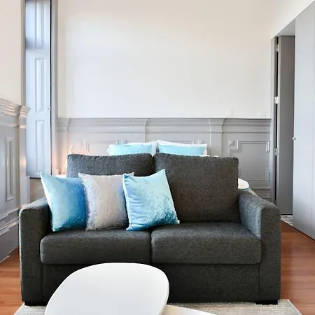 Exclusive - Center *